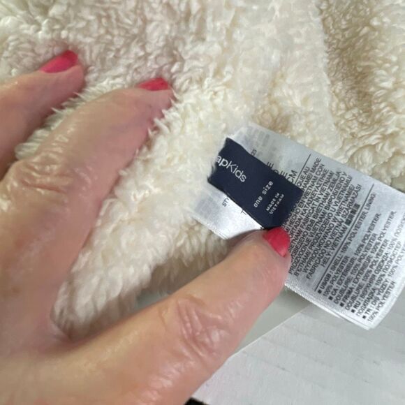 Gap Kids Faux Shearling scarf/ hand warmer - Picture 3 of 7